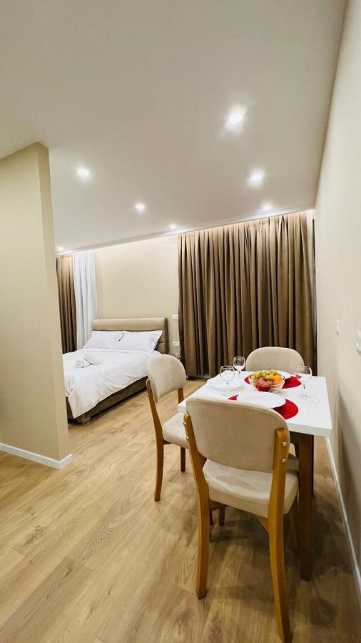 Kristi Apartments 03 Тирана Екстериор снимка
