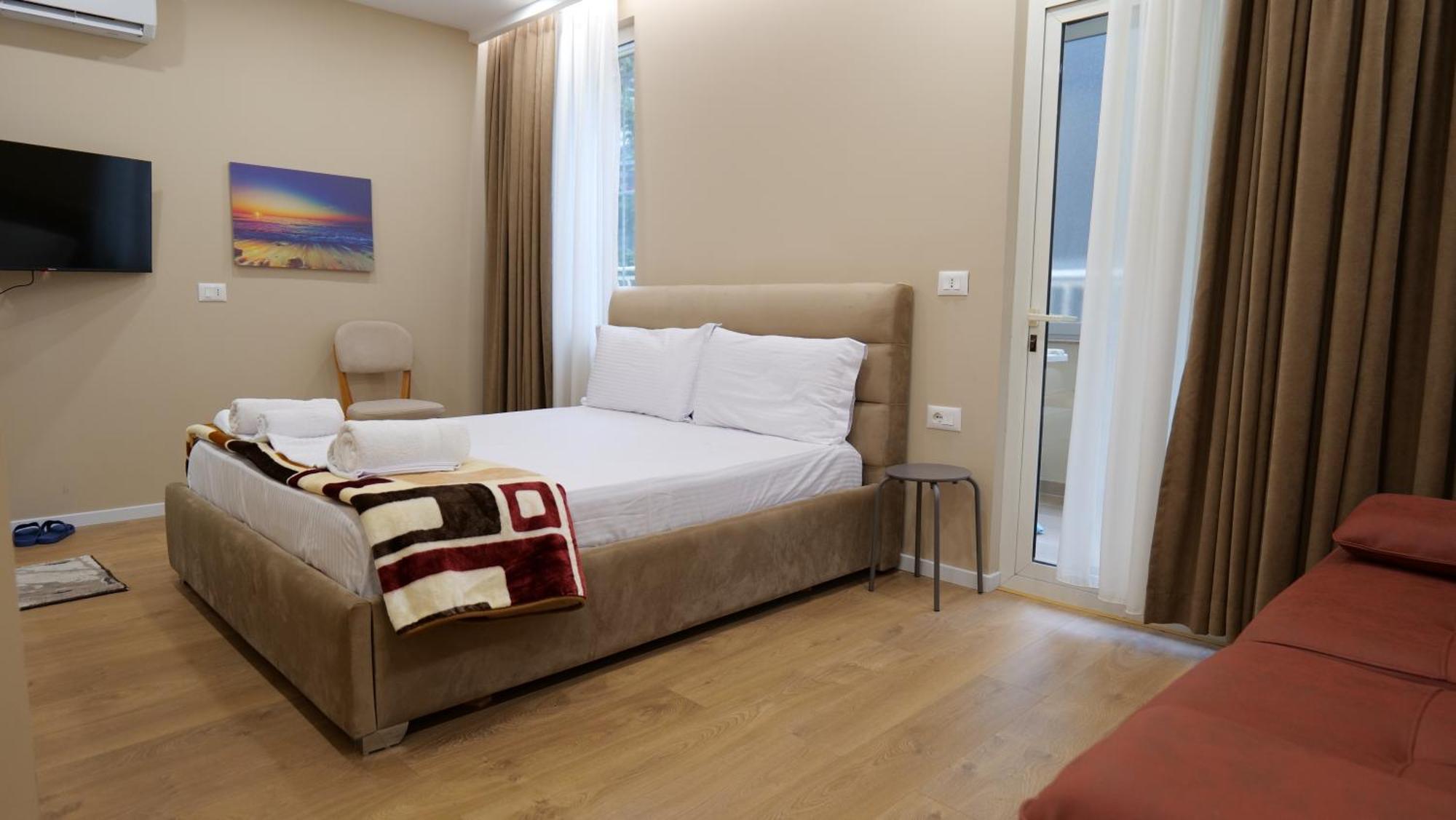 Kristi Apartments 03 Тирана Екстериор снимка