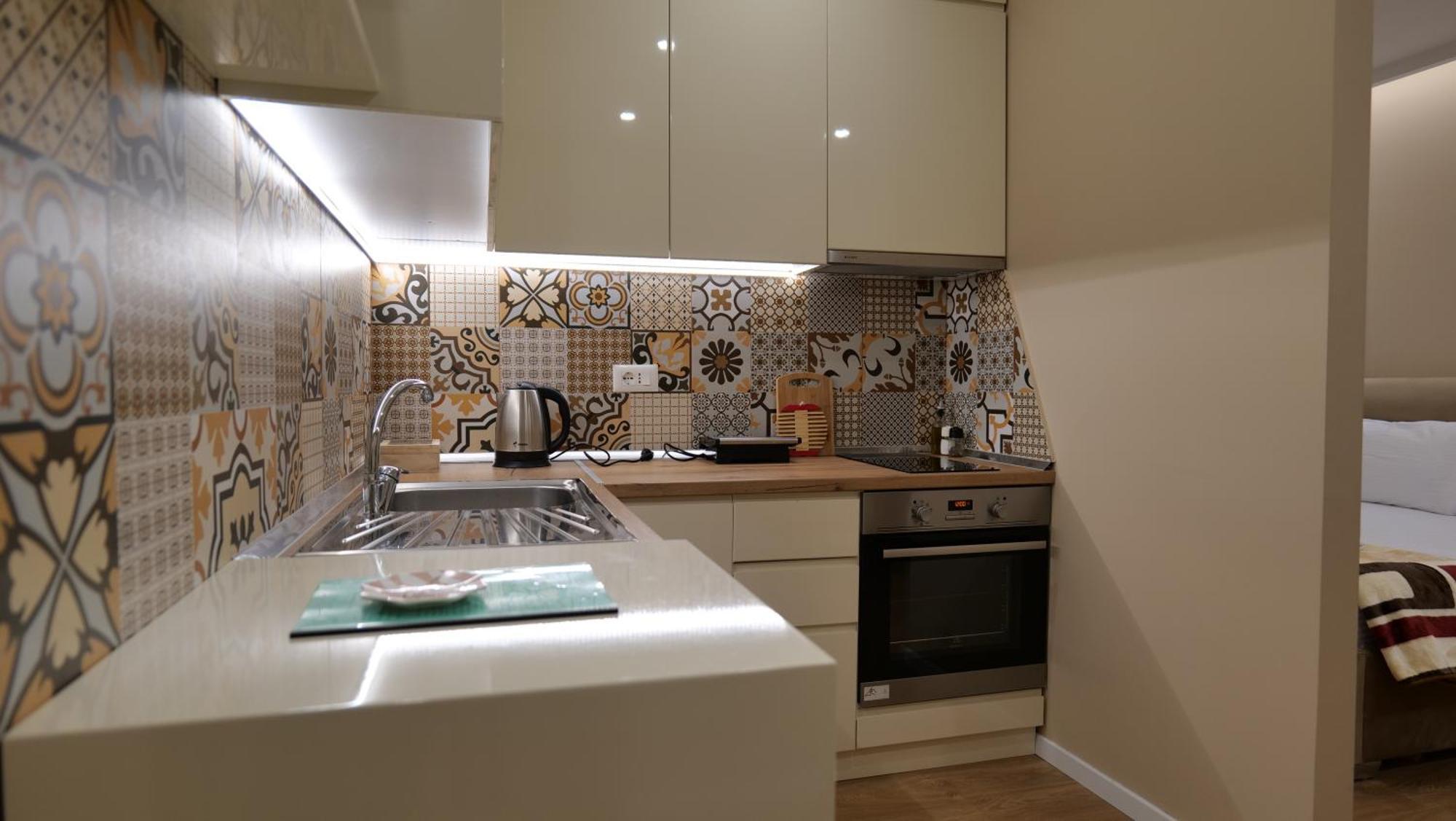 Kristi Apartments 03 Тирана Екстериор снимка